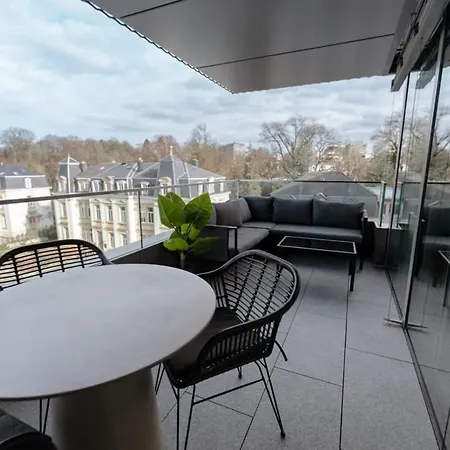 Modern 2br In Near Old Town *