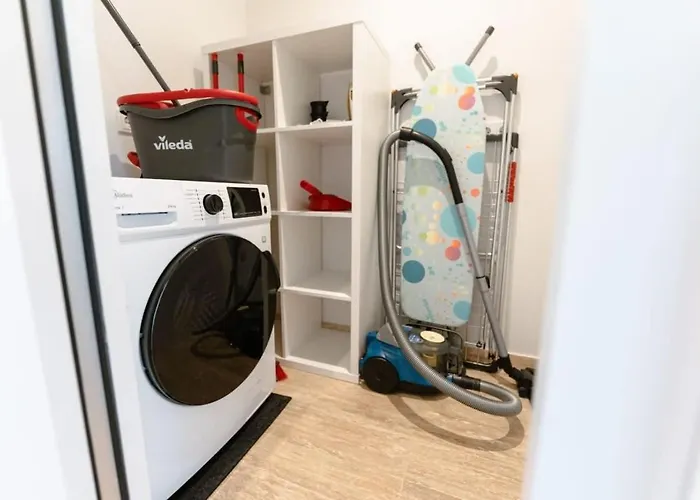 Modern 2br In Near Old Town *