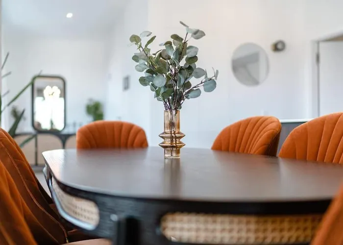 Modern 2br In Near Old Town 公寓 *