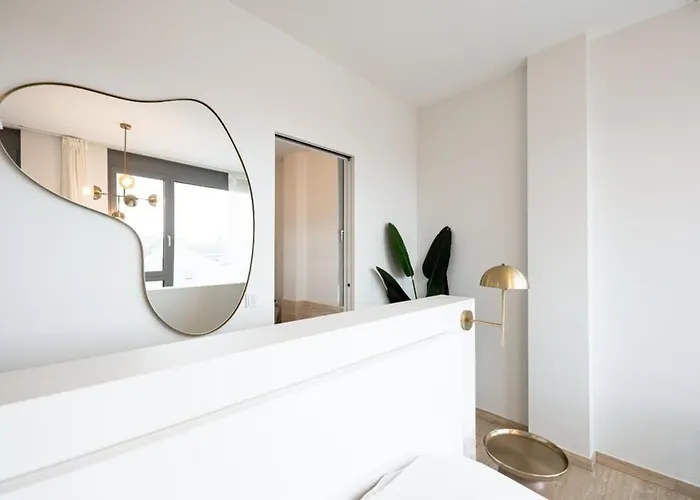 Modern 2br In Near Old Town 公寓 *