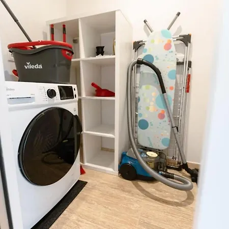 Modern 2br In Near Old Town *