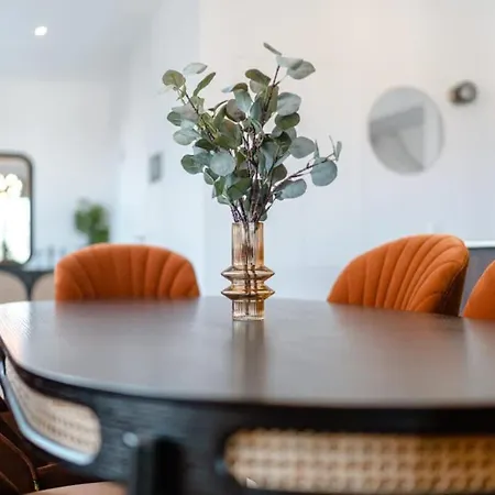 Modern 2br In Near Old Town 公寓 *