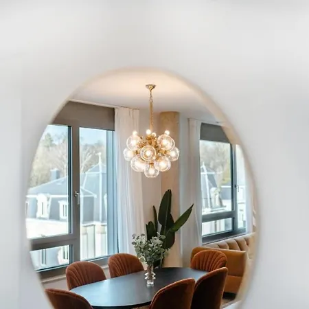 Apartment Elegance In Historic Ville-haute *