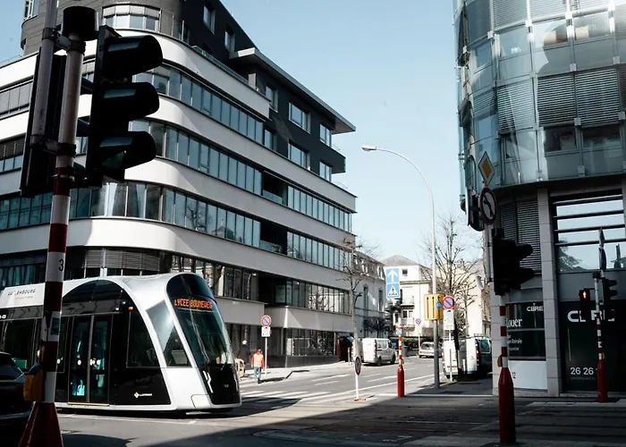 Modern 2br In Near Old Town