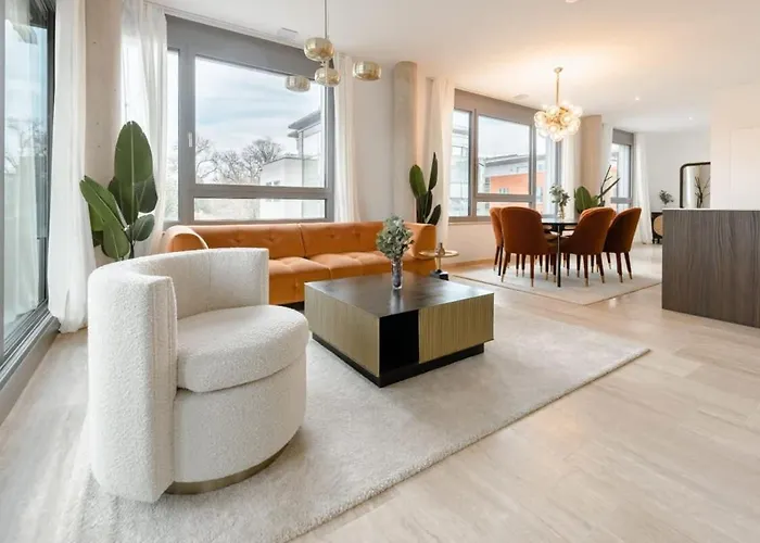 Modern 2br In Near Old Town