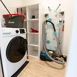 Modern 2br In Near Old Town *