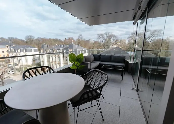 Modern 2br In Near Old Town *